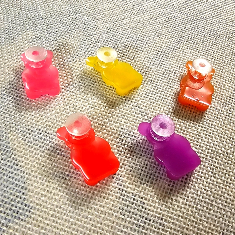 Colorful Gummy Bear-Shaped Set Of 5 Croc Charms NWOT - Picture 3 of 4